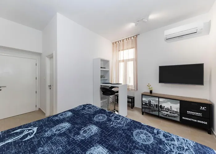 Pensionat & Kolovare 3,