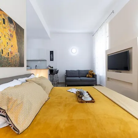 & Kolovare 3, Guest house 3*