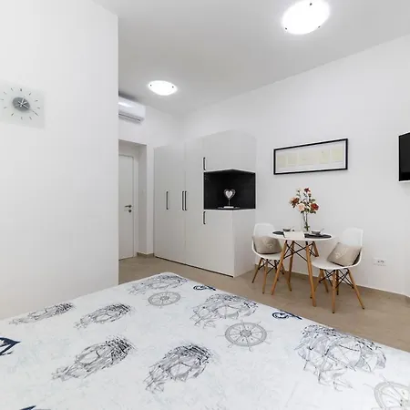 & Kolovare 3, Guest house 3*