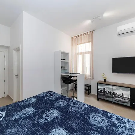 招待所 & Kolovare 3,