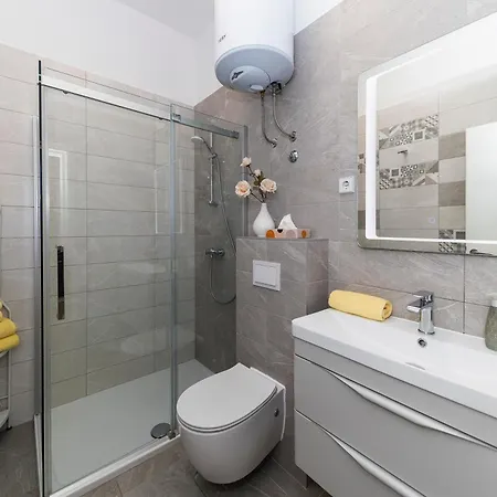 Guest house & Kolovare 3, Zadar